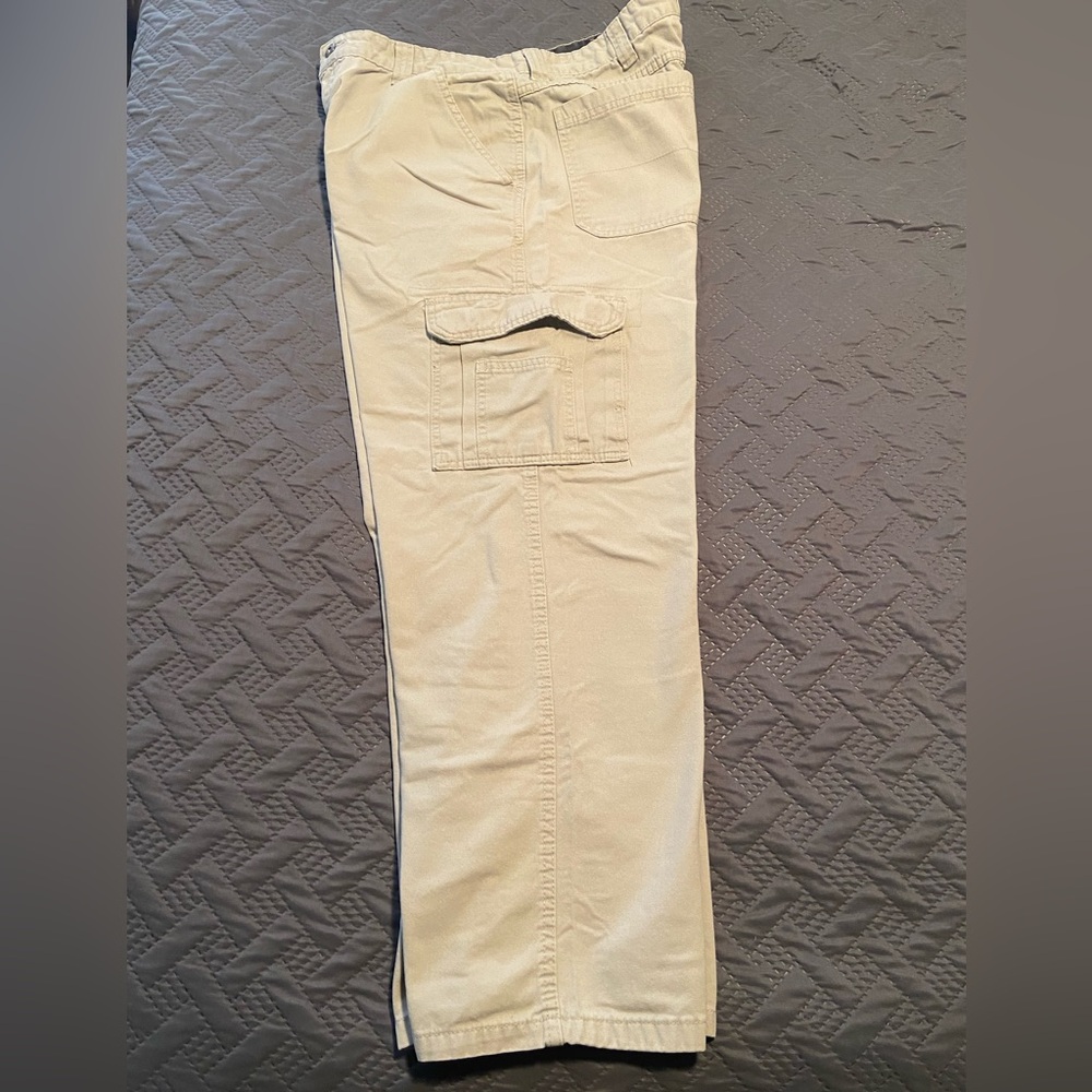Wrangler Originals Cargo Khakis men’s size 35x28 - Picture 6 of 8